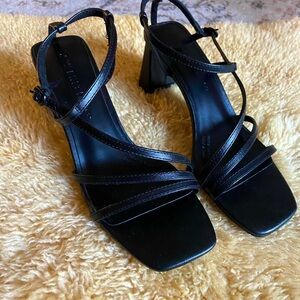 Joe Fresh black strappy heels BRAND NEW NEVER WORN